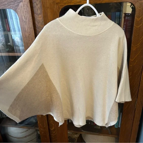 New Condition Note di Anita Turtleneck, Poncho Cream and Tan Knit Wool Blend - Picture 2 of 13